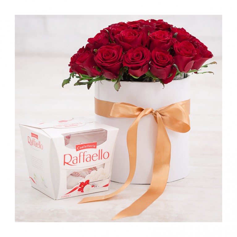 Red Roses & Raffaello Chocolate Box