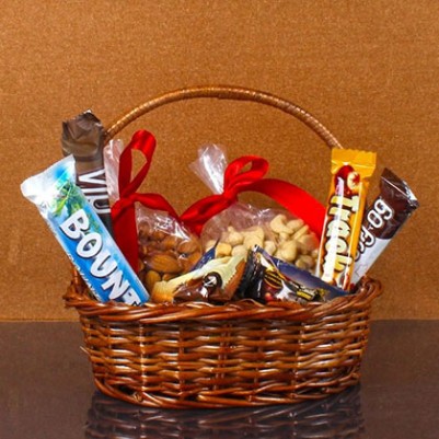 Best Engagement Hamper Made Of Basket With Chocolates